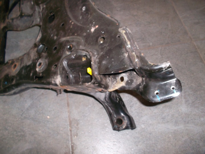 MERCEDES CLA 118 W118 POUTRE SOUS MOTEUR CHÂSSIS