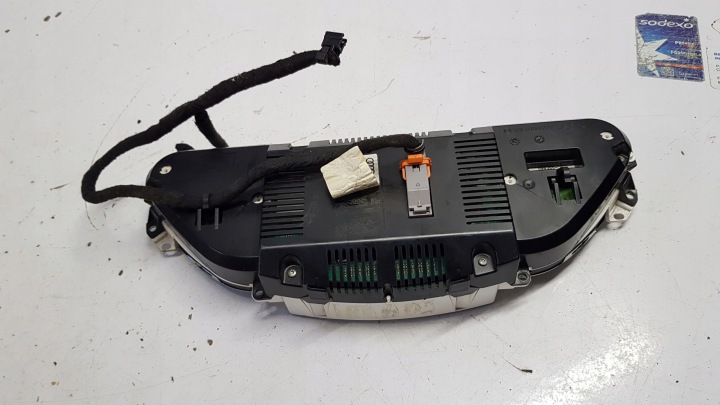 COMPTEUR AUDI A6 C6 2.0 TDI 4F0920981F