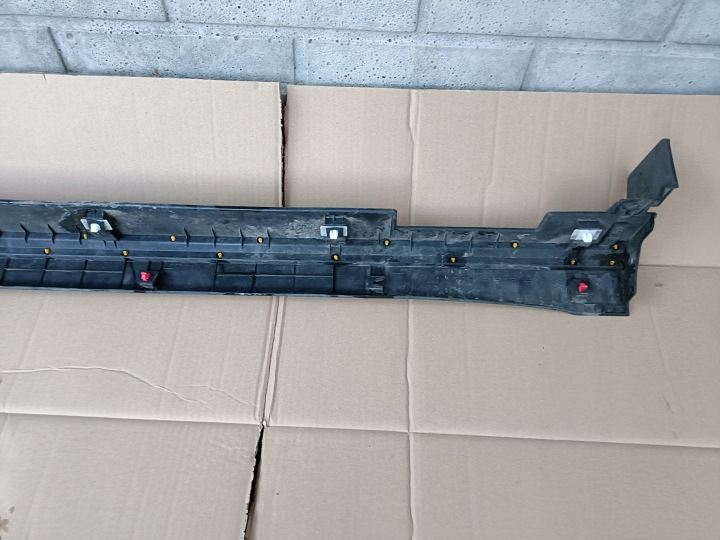 KIA SORENTO IV 20R MOULURE SEUIL SEUIL GAUCHE 87751-P2000