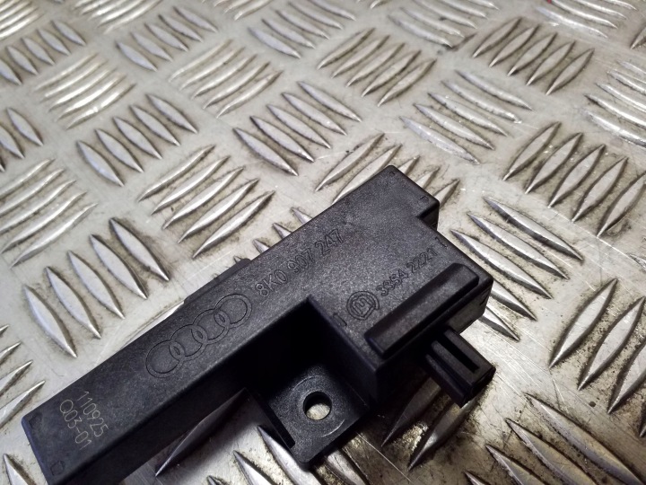AUDI A6 C7 ANTENNE INTÉRIEURE 8K0907247