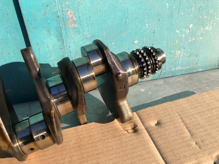 MERCEDES W211 E280 3,0 V6 VILEBREQUIN M272 ESSENCE