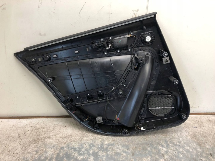 COLLECTEUR PORTES DROIT ARRIÈRE AUDI A4 B8 LIFT UNIVERSEL 8K0867306