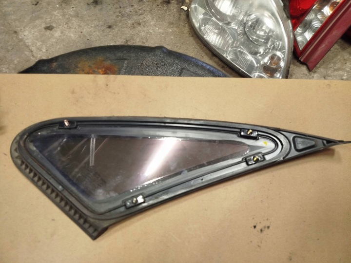 GLACE LATÉRALE ARRIÈRE SUZUKI FORENZA 43R000514