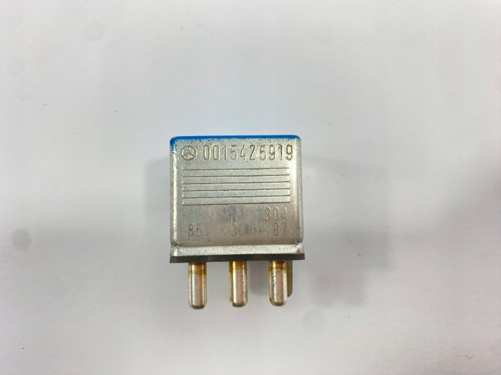RELAIS MERCEDES W124 W126 R129 W140 899856 12V 30A 0015425919