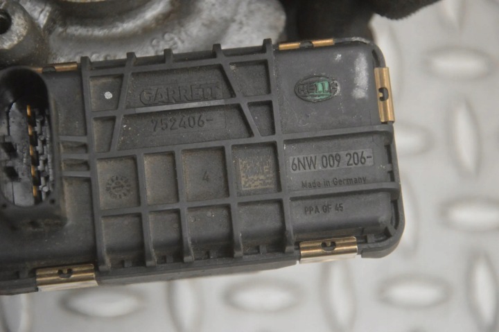 TURBINE JAGUAR S-TYPE (X200) 6NW009206 13905972 2.7L DIESEL 152KW 2006