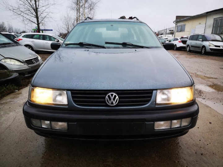 VOLKSWAGEN PASSAT TUYAU AQUATIQUE 1994 1.9L