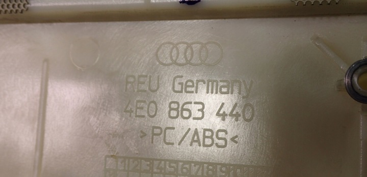GRILLE MOULURE ÉTAGÈRES ARRIÈRE AUDI A8 D3 4E0863440 5J5
