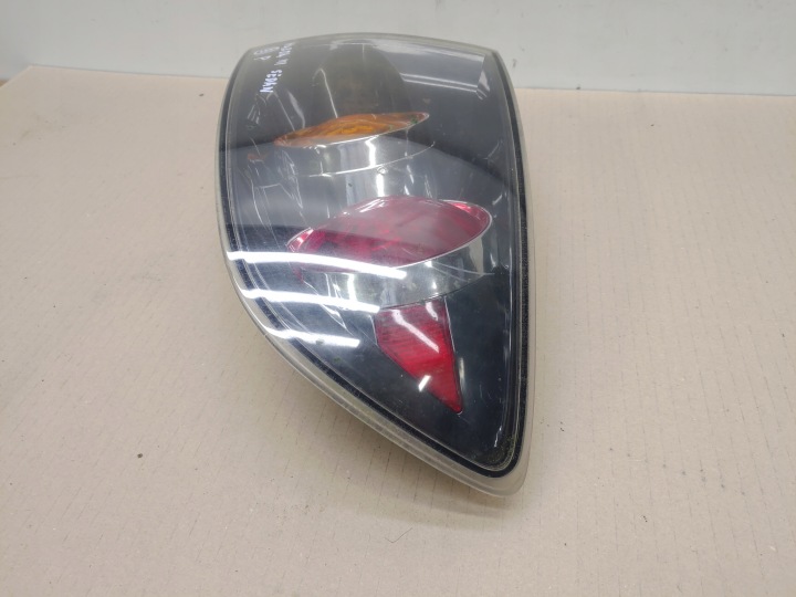 PHARE DROITE ARRIÈRE ARRIÈRE DANS AILE MAZDA III 3 BK BERLINE SPORT 2003-