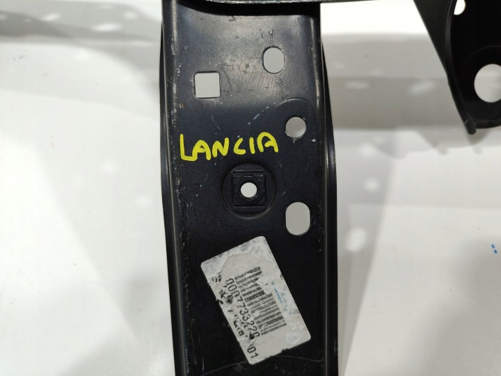 FIAT PUNTO I PANNEAU AVANT RENFORCEMENT