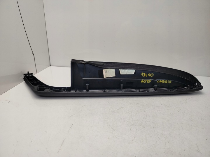 AUDI A3 8P CABRIO 07R- ACCOUDOIR PORTES FLANC GAUCHE AVANT