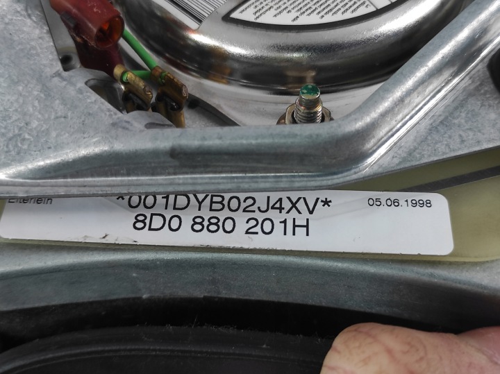 VOLANT AUDI A6-C5 8D0880201H