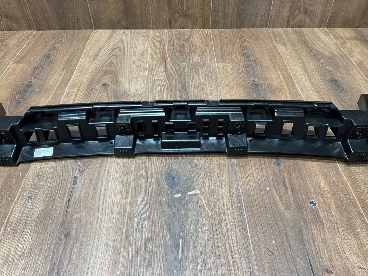 8749. CAYENNE GLISSIÈRE PARE-CHOCS ARRIÈRE 9Y0807863A