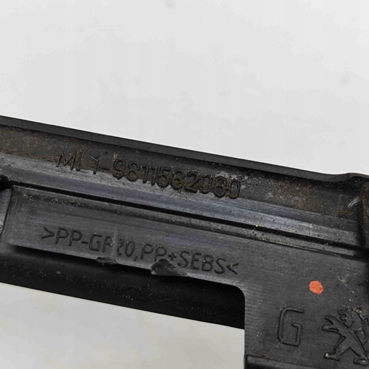 MOULURE RACLOIR GAUCHES AVANT PORTES PEUGEOT 3008 II SUV 9811582080