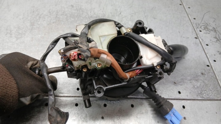 COMMUTATEUR COMPOSITE MAZDA 323F 98-00R
