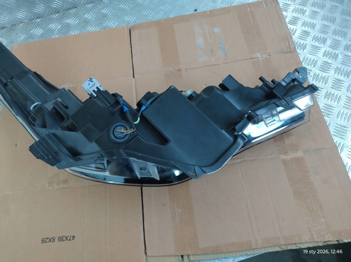 TOYOTA C-HR CHR I LIFT 2019-2023 PHARE AVANT AVANT GAUCHE 81150F4180