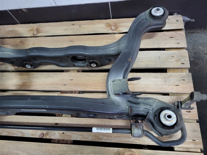 CHÂSSIS CHÂSSIS BERCEAU POUTRE CHÂSSIS ARRIÈRE MERCEDES CLA C117 W117 A2463504401
