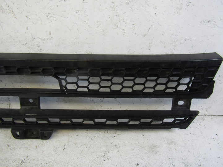 SCANIA SR AVEC GRILLE LAWECZKA CENTRALE PARE-CHOCS AVANT 2307678