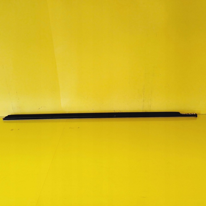 MOULURE RACLOIR CHROME DROIT AVANT OPEL VECTRA C HAYON NR252