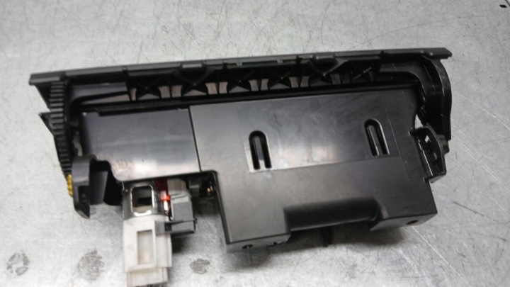 CENDRIER VW PASSAT B6 05-10R 2.0TDI BERLINE 3C0857961