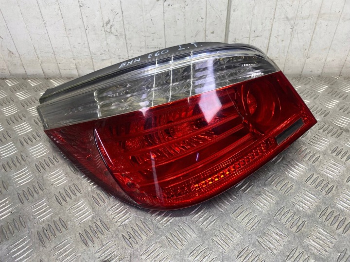 PHARE GAUCHE ARRIÈRE GAUCHE ARRIÈRE DANS AILE BMW 5 E60 LIFT LCI