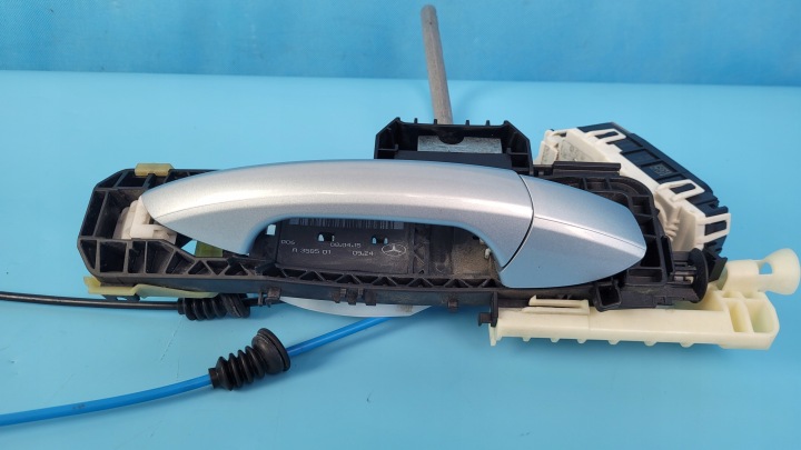 MERCEDES W218 CLS 350 SERRURE DE PORTE A0997300235 SUPPORT POIGNÉES A2047601634