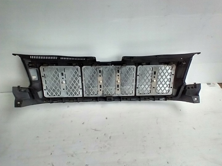 CALANDRE GRILLE JEEP GRAND CHEROKEE WK2 EN BON ÉTAT 68089734AA