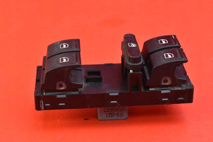PANNEAU COMMANDE VITRE EUROPE 1Z0959858B SKODA OCTAVIA 2 II 5D HAYON 04-08