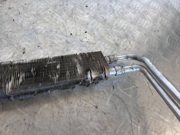 RADIATEUR AMPLIFICATEUR BMW X5M E70 M7108003