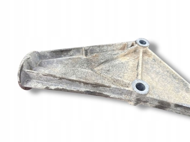 VOLKSWAGEN GOLF IV 2000 AVEC ARRIÈRE SUPPORT FIXATION GRODZI CENTRALE