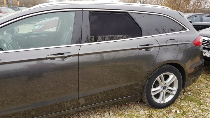 VOLETS DEDYKOWANE VERS FORD MONDEO 5 KOMBI-2 PIÈCES