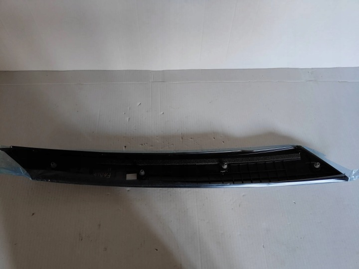 REVÊTEMENT MONTANTS SKODA FABIA 07-15 DROITE VAG 5J6853264A