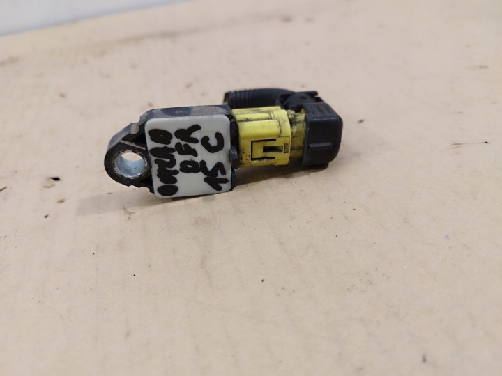 CAPTEUR DE COLLISION PUCE MITSUBISHI LANCER OUTLANDER 8651A143