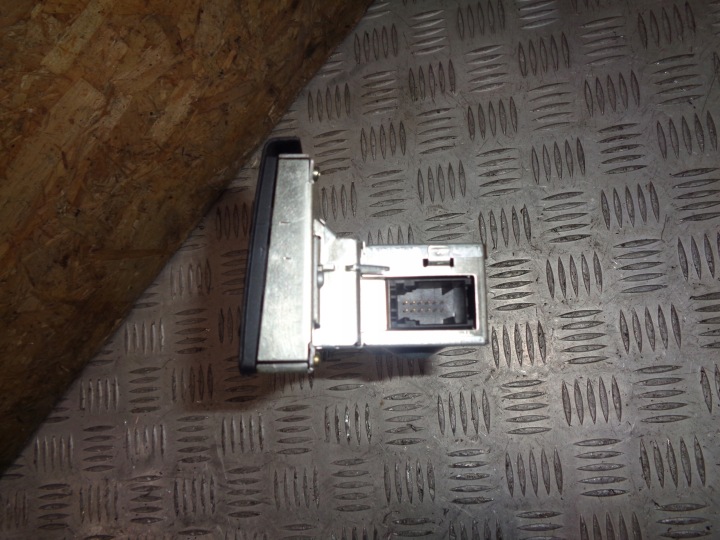 RADIO MONITEUR BMW OE 8360738