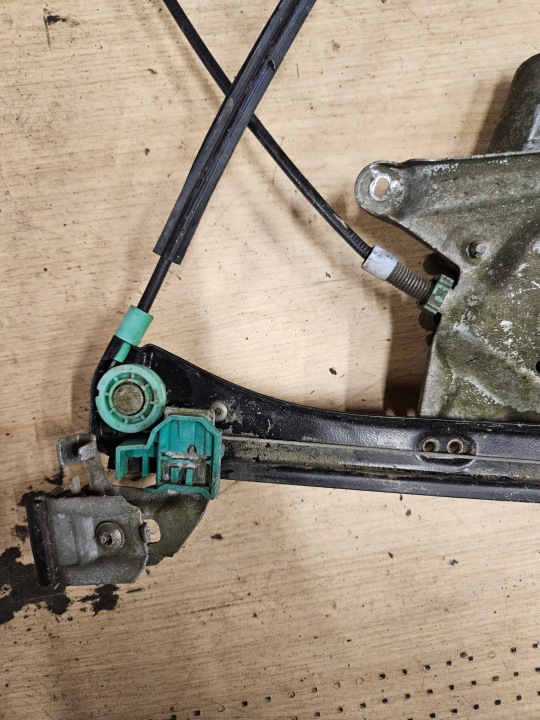 AUDI A4 B5 ÉLÉVATEUR VITRES GAUCHE AVANT AVANT