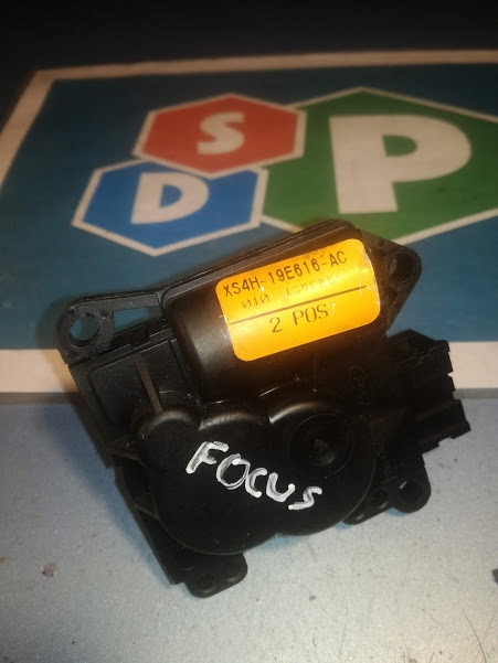 PETIT MOTEUR CONDUIT NAGRZEWNIC FOCUS MK1 XS4H19E616AC