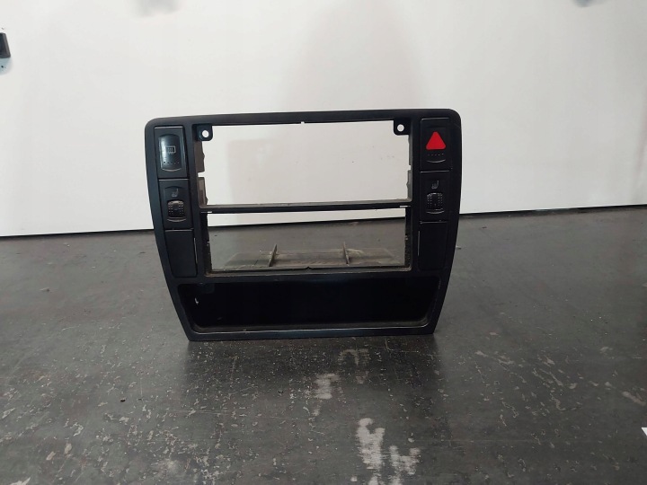 CHÂSSIS RADIO TABLEAU DE BORD INSTRUMENTATION VOLKSWAGEN PASSAT B5 3B0858069