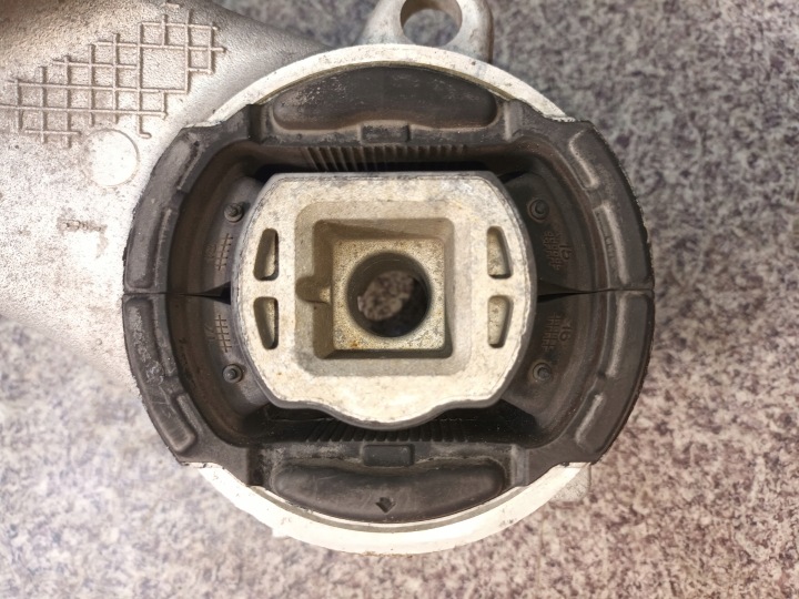 BMW G30 CHÂSSIS POUTRE BARRE DE LIAISON STABILISATEUR ARRIÈRE 2.0 D