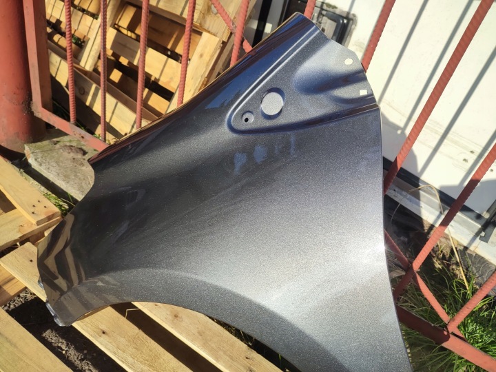 AILE GAUCHE AVANT AVANT TOYOTA YARIS III 3 XP130 03.11-12.20 PEINTURE 1G2