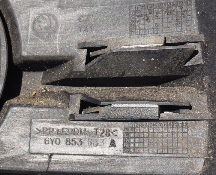 SKODA FABIA I RS GRILLE PARE-CHOCS DROITE OU GAUCHE 6Y0853683A 6Y0853684A