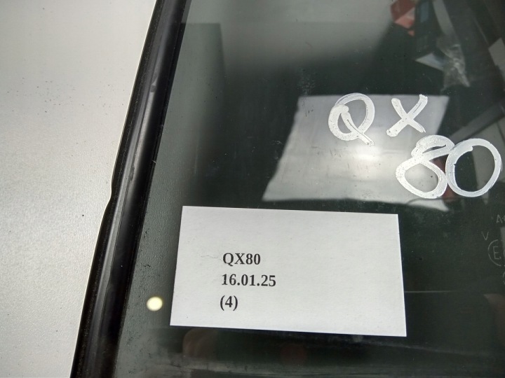 VITRE PETITE PORTES GAUCHE ARRIÈRE TRIANGLE INFINITI QX56 QX80 Z62
