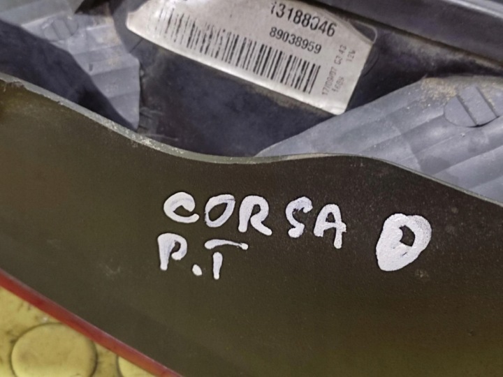 OPEL CORSA D PHARE DROIT ARRIÈRE 13188046
