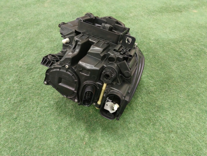 PHARE AVANT GAUCHE AUDI A3 8V LIFT MATRIX EUROPE 8V0941783
