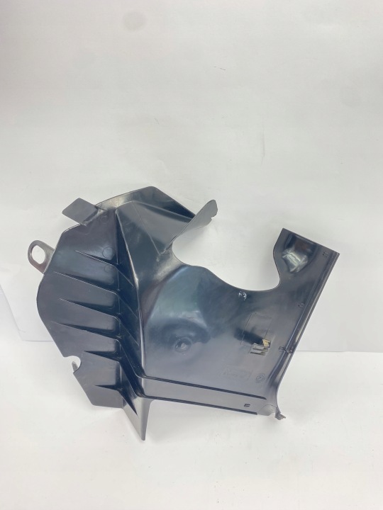 PROTECTION GAUCHE PRÈS NOGAC CONDUCTEUR MARCHEPIED MERCEDES W124 NOIRE 1246880106
