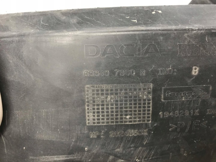 PASSAGE DE ROUE AVANT DROIT DACIA DUSTER II 17- 638407860R