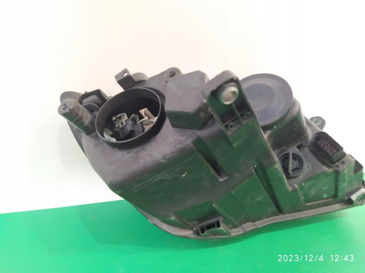 PHARE GAUCHE AVANT VW TIGUAN 07-11 5N1941031 ENDOMMAGÉE