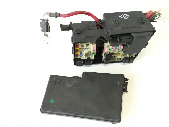 BOÎTE FUSIBLES VOLVO V50 30724881