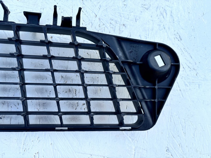OPEL VECTRA C GRILLE INFÉRIEURE PARE-CHOCS AVANT 0551004542