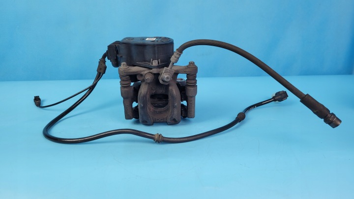 MERCEDES W177 A180 2.0 CDI ÉTRIER DE FREIN DE FREIN GAUCHE ARRIÈRE A2474237500
