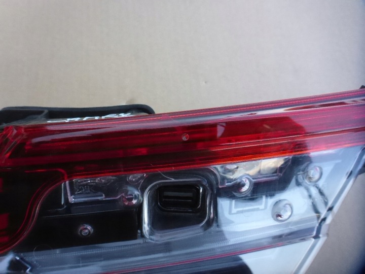 PHARE ARRIÈRE DROITE DANS COUVERCLE DE COFFRE TOYOTA CAMRY IX XV80 24- KOITO 33-248