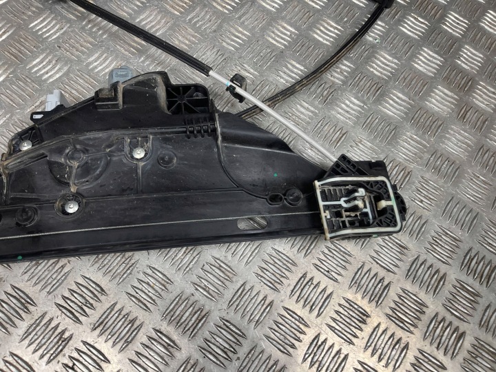 ÉLÉVATEUR VITRES PORTES AVANT CÔTÉ DROITE DS AUTOMOBILES 3 9828130680